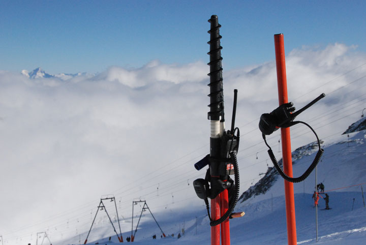 Dal 1° gennaio assicurazione obbligatoria sugli sci, ma anche tutti con il casco nelle piste di allenamento