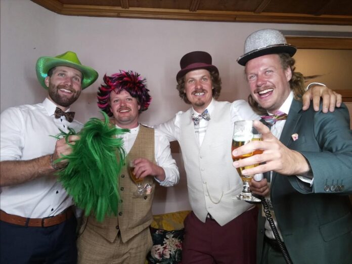 Manuel Feller (via manuel.feller.official su Instagram)