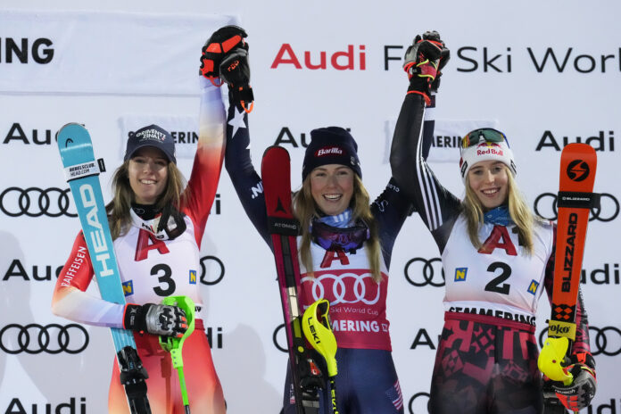 Camille Rast, Mikaela Shiffrin e Lara Colturi sul podio dopo lo slalom di Semmering ©Agence Zoom