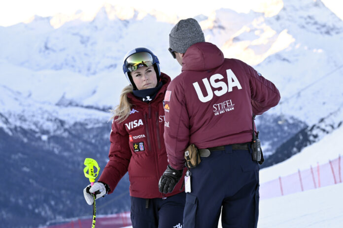 Lindsey Vonn in prova a St. Moritz, l'11 dicembre 2025 @ Agence Zoom