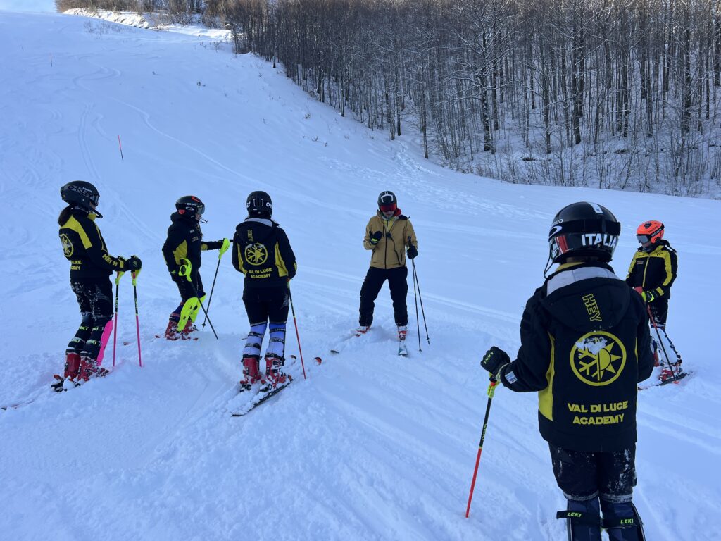 Fabio Guidoreni coi ragazzi del Val di Luce