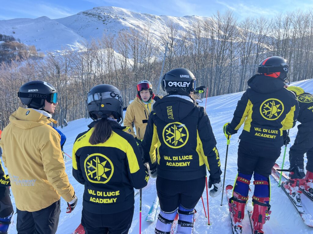 Fabio Guidoreni coi ragazzi del Val di Luce