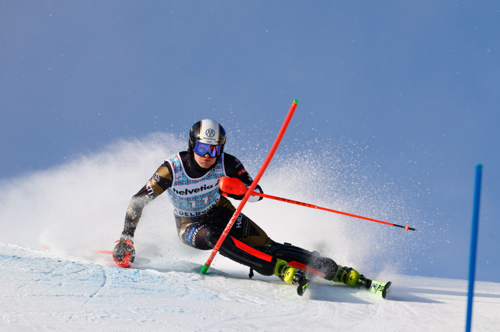 Eduard Hallberg nello slalom di Adelboden, l'11 gennaio 2026 @ Agence Zoom