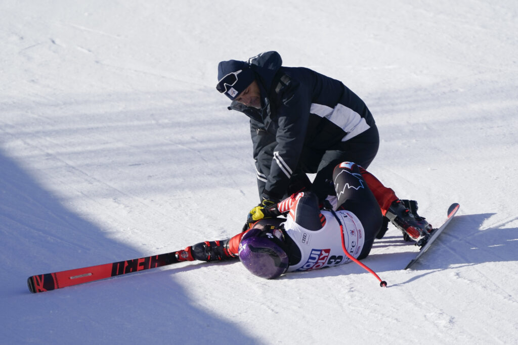 Stefanie Fleckenstein subito soccorsa in Val d'Isere @ Agence Zoom