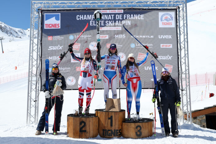 Il podio della discesa vinta da Leane Francis @Agence Zoom